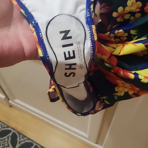 SHEIN Women's Floral Print One Piece Swimsuit NWT - Picture 10 of 11